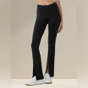 Airbrush High-Waist Flutter Legging - Black Small